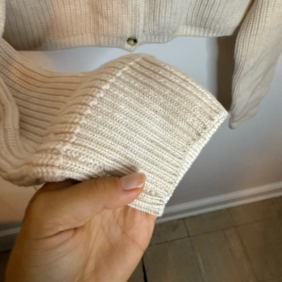 Wilfred Chunky Cream Button Front Merino Wool Boxy Cardigan - Picture 5 of 7